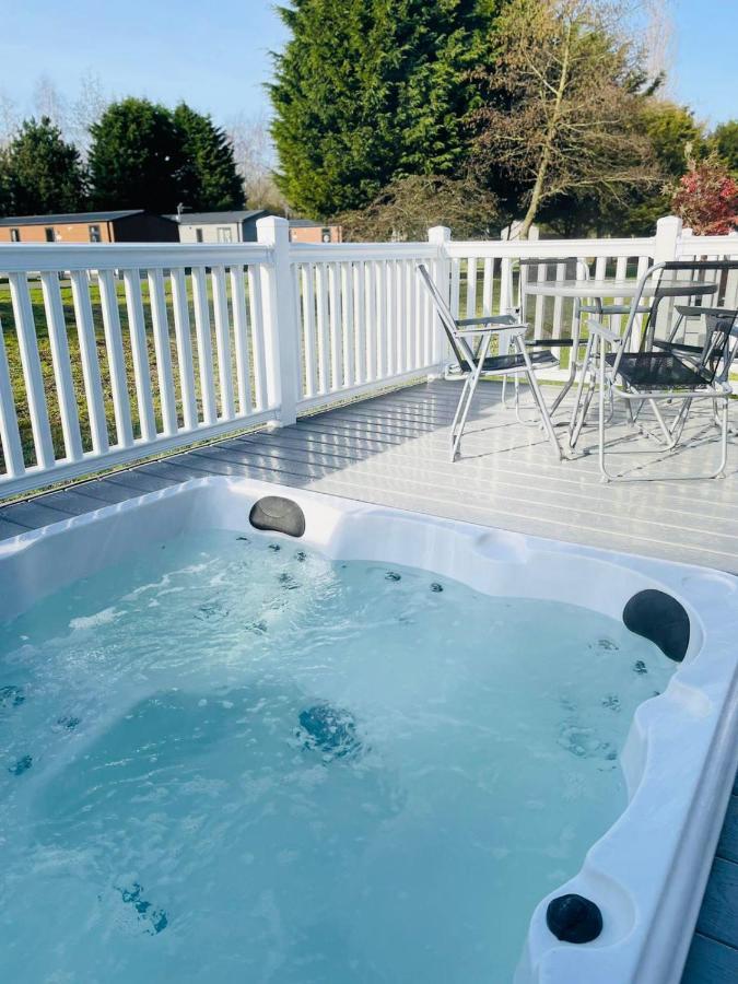 Brians Lodge With Hot Tub بوكلينجتون المظهر الخارجي الصورة