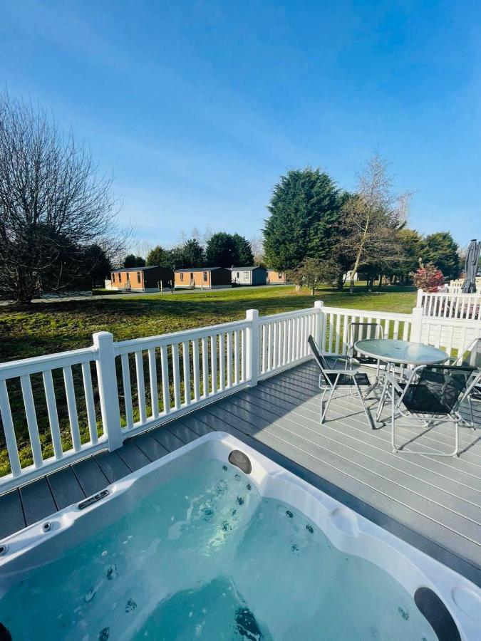 Brians Lodge With Hot Tub بوكلينجتون المظهر الخارجي الصورة